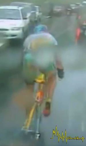 Marco Pantani, si invola solitario nella pioggia del Galibier