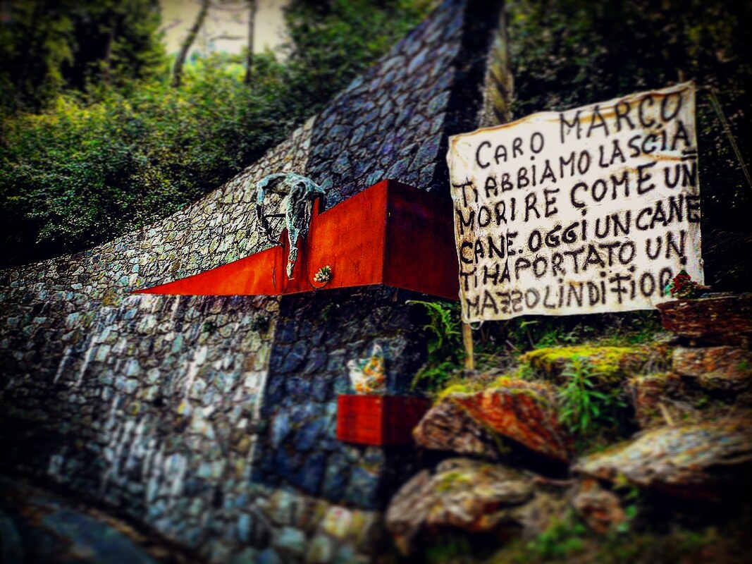 Monumento a Marco Pantani sul Passo del Mortirolo 